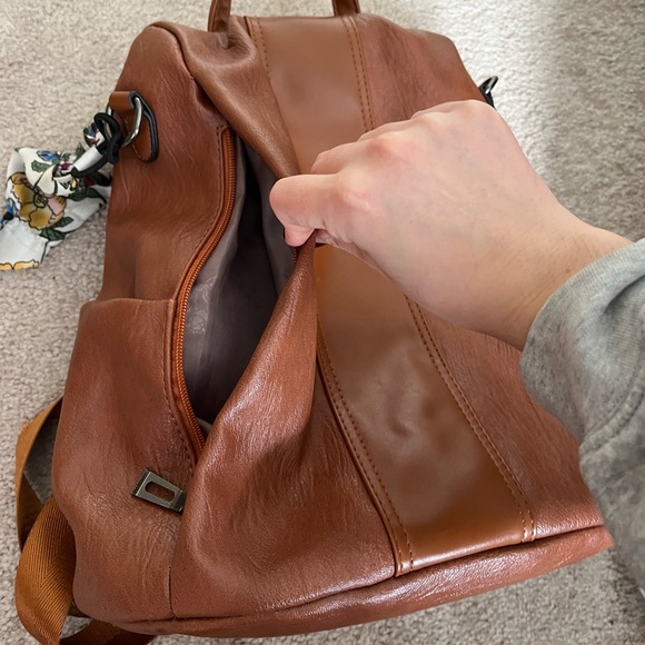 Backpack - Picture 2 of 7